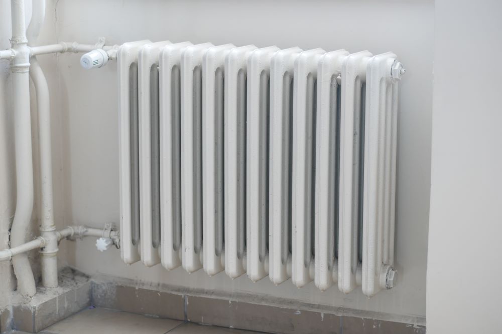 Radiateur blanc en fonte